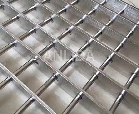 Serrated Grating